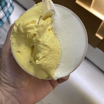 Ballabeni Werkstatt - One cup with two flavors - vanilla and saffron with pistachio bits. - Ice Cream & Frozen Yogurt Near Me - Munich, BY Ballabeni Werkstatt - One cup with two flavors - vanilla and saffron with pistachio bits. - Ice Cream & Frozen Yogurt Near Me - Munich, BY