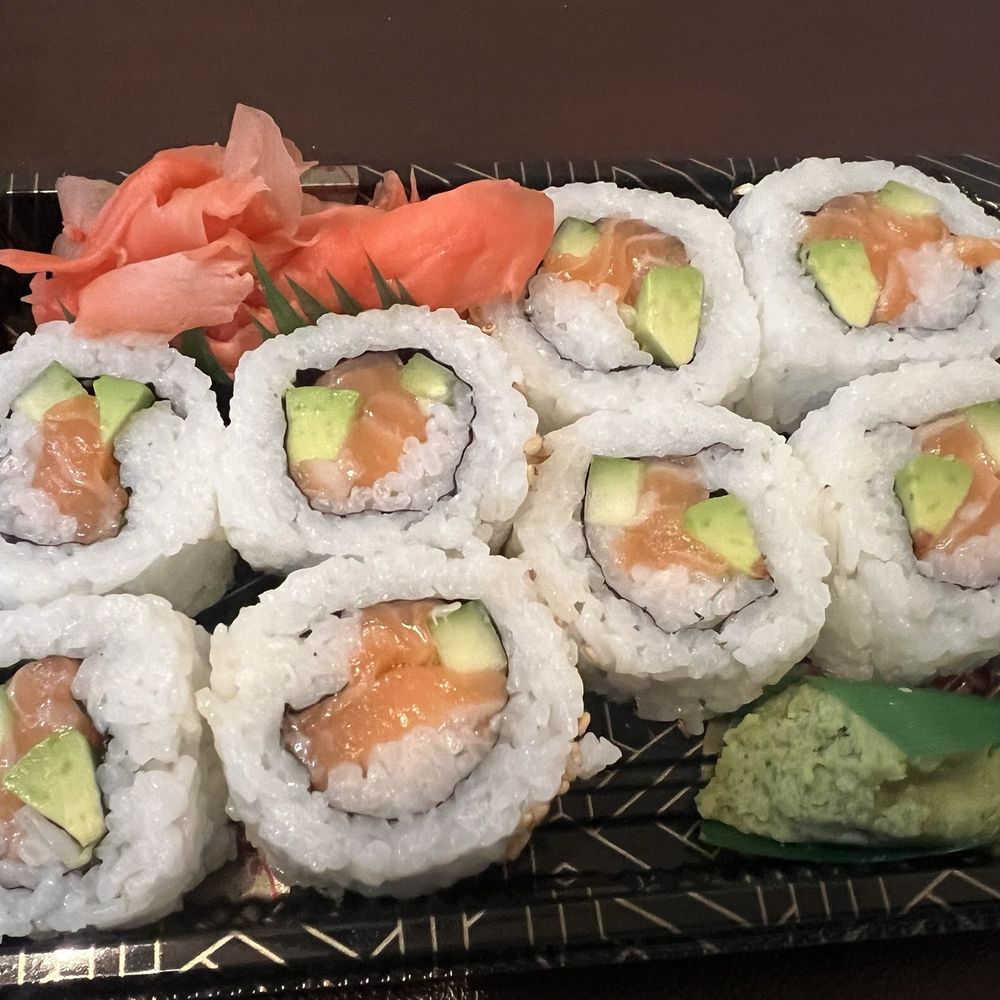 Fleurichi Express Sushi - Salmon roll - Sushi Bars Near Me - Clovis, California