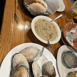 MB'S Tastes of the Sea - steamers, lobster roll, Clam chowder