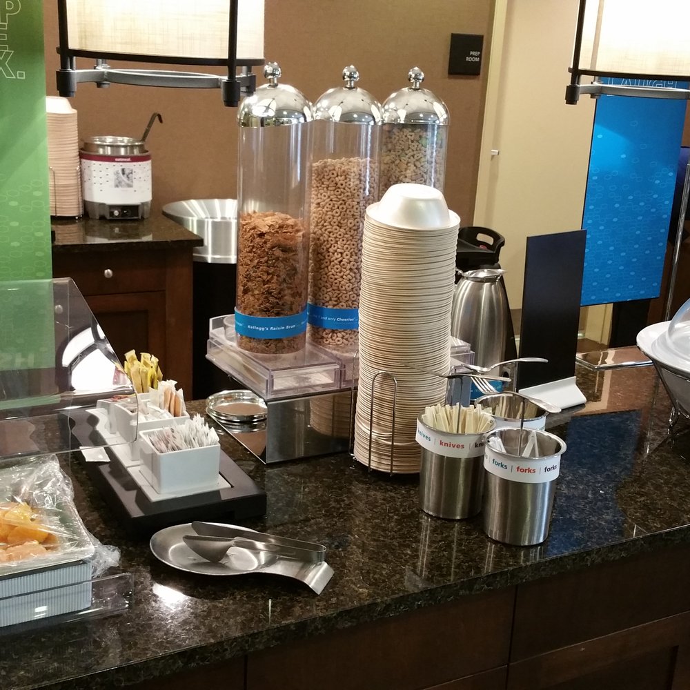 Hampton Inn Clarksdale - part of the breakfast buffet - Hotels Near Me - Clarksdale, Mississippi Hampton Inn Clarksdale - part of the breakfast buffet - Hotels Near Me - Clarksdale, Mississippi