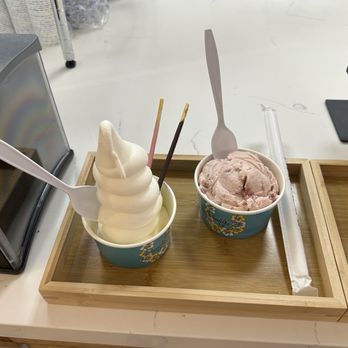 Double 3 - Double 3 Hokkaido Milk Soft Serve & Creamy Strawberry - Ice Cream & Frozen Yogurt Near Me - Placentia, California