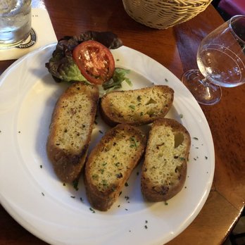 Leo's Lounge - Garlic bread - Breakfast & Brunch Near Me - Munich, BY