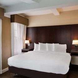 Best Western Syracuse Downtown Hotel And Suites - Presidents King Suite