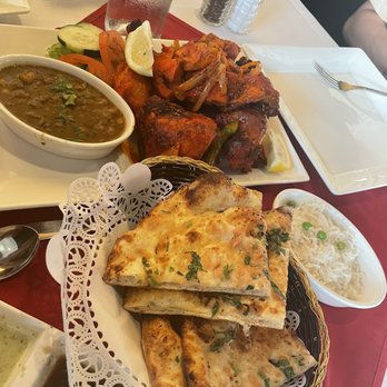 Bombay Bites - Tandoori chicken and garlic naan - Indian Near Me - Centreville, Virginia