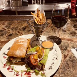 San Lucero Restaurant & Wine Bar - Cheeseburger