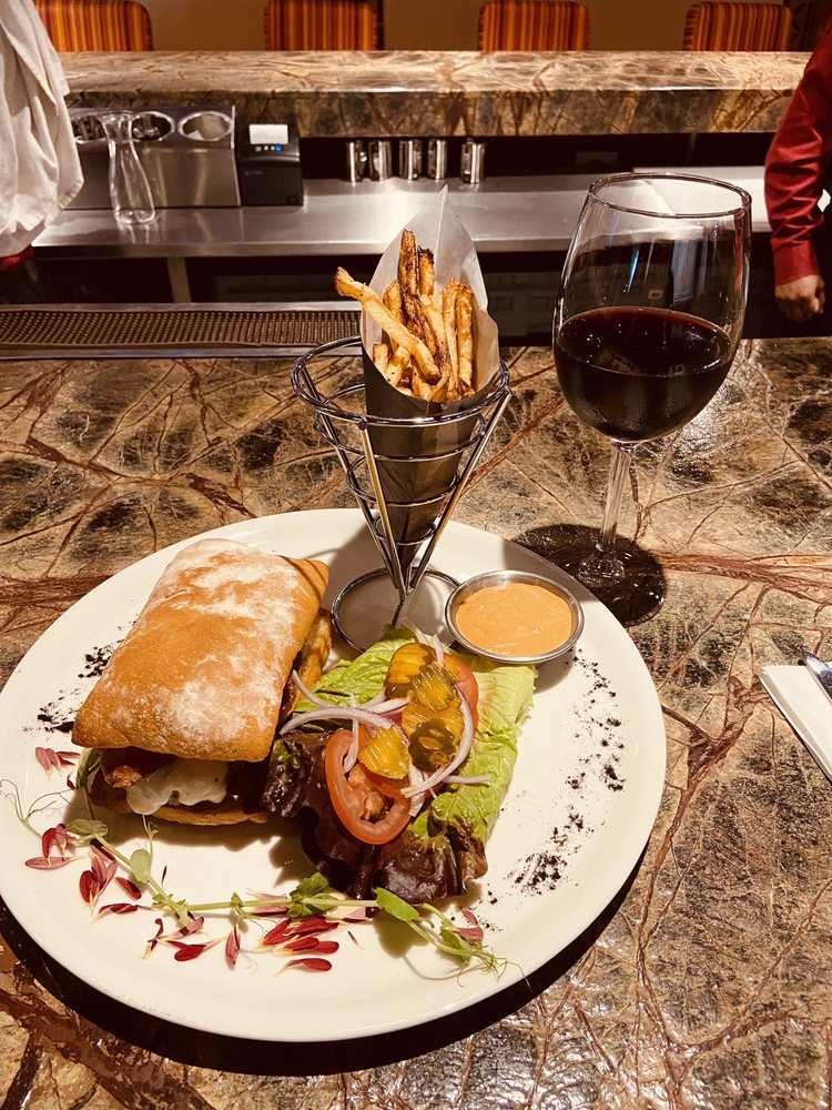 San Lucero Restaurant & Wine Bar