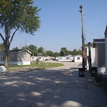 Smith Mobile Home Park - Mobile Home Parks Near Me - Blue Island, Illinois