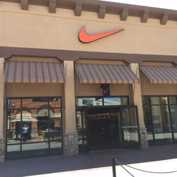 Outlets At Tejon - Outlet Stores Near Me - Tejon Ranch, California