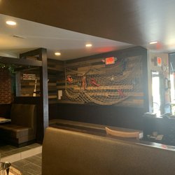 New Amazing Crab House - Waiting area