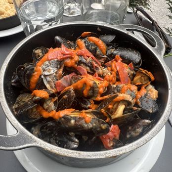 Léon de Bruxelles - Seafood Near Me - Paris, 75 Léon de Bruxelles - Seafood Near Me - Paris, 75
