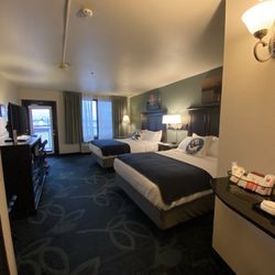 Park Point Marina Inn
