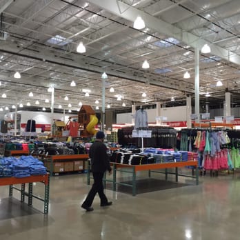 Costco Tire Center - Big middle area full of clothes and other great deals. - Tires Near Me - Bolingbrook, Illinois Costco Tire Center - Big middle area full of clothes and other great deals. - Tires Near Me - Bolingbrook, Illinois