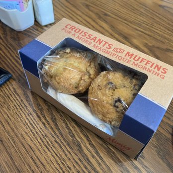 Mimi's Cafe - AMAZING muffins! I always get some of these to go, sometimes they disappear in the middle of the night - Breakfast & Brunch Near Me - Henderson, Nevada