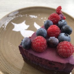 Ach Cafe - Chocolate cake with blueberry mousse