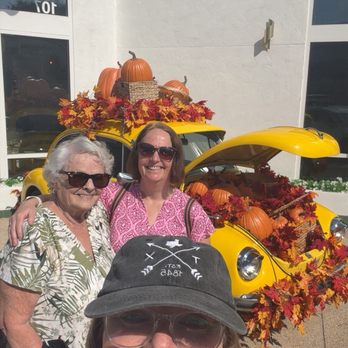 Sunny's  - Outside of restaurant, entrance - Breakfast & Brunch Near Me - San Antonio, Texas