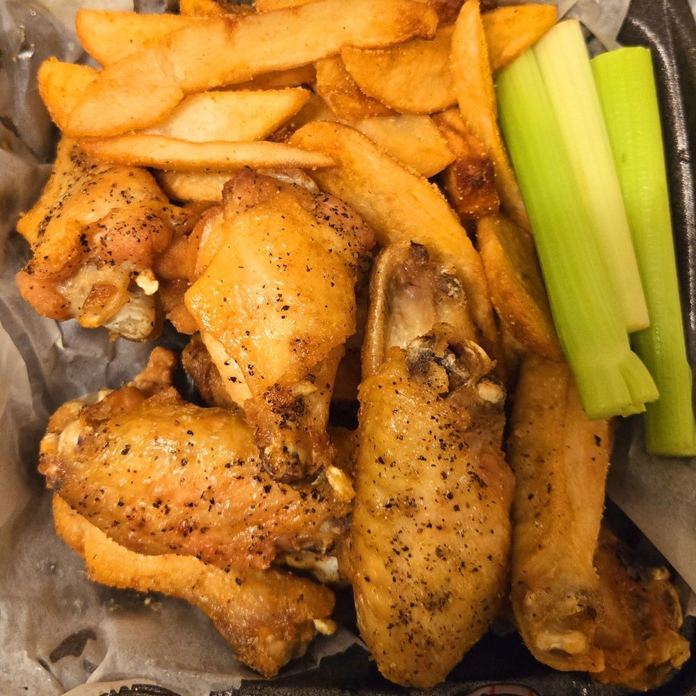 Food from Floyd's Pub