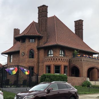 Goodale Park - Victorian home on the western perimeter. - Parks Near Me - Columbus, Ohio Goodale Park - Victorian home on the western perimeter. - Parks Near Me - Columbus, Ohio