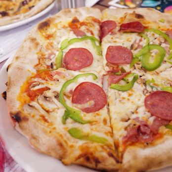 Il Focolaio - Suprema Pizza - Pizza Near Me - Montreal, Quebec