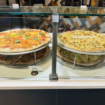 Artichoke Basille's Pizza - ARTICHOKE Pizza. - Pizza Near Me - Jamaica, New York