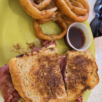 Mr D'z Route 66 Diner - Reuben - Diners Near Me - Kingman, Arizona