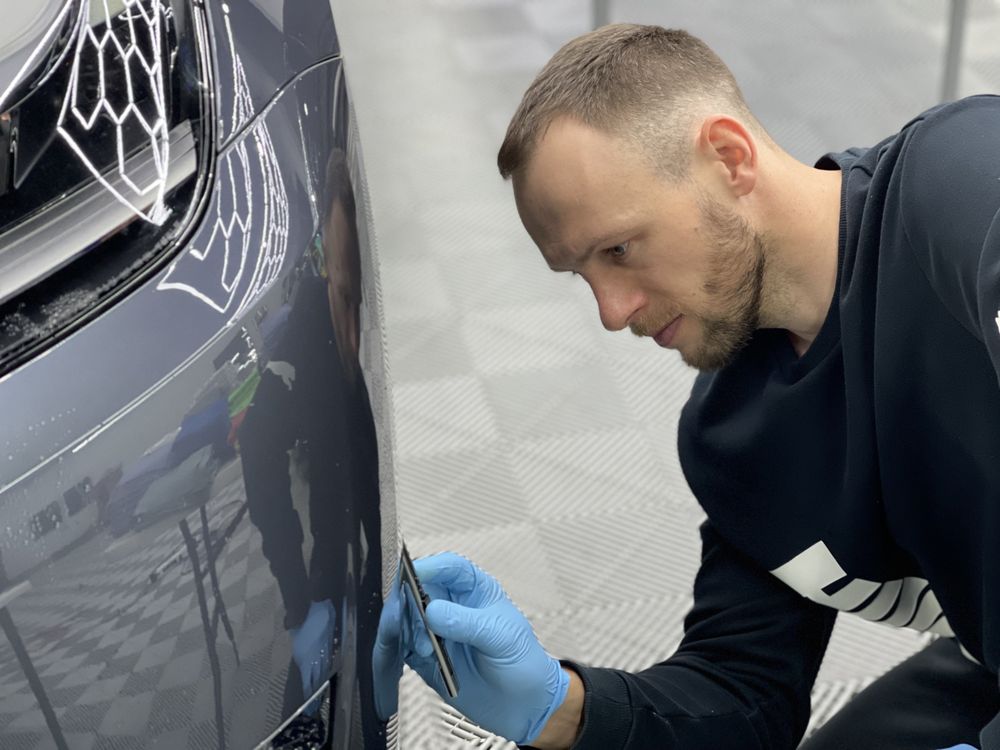 BAZE GARAGE Updated October 2024 14 Photos 402 Lincoln Ave