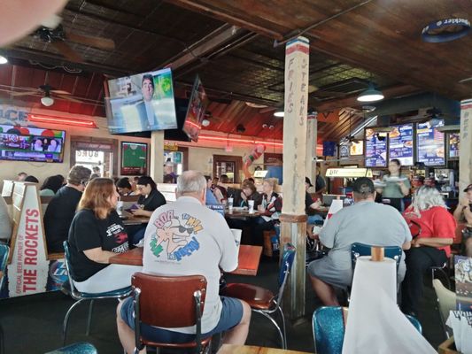 Willie's Grill & Icehouse by null