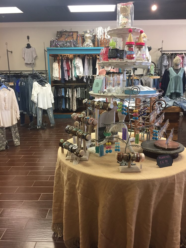 HIP & SWANKY Updated August 2024 1235 E Danforth, Edmond, Oklahoma