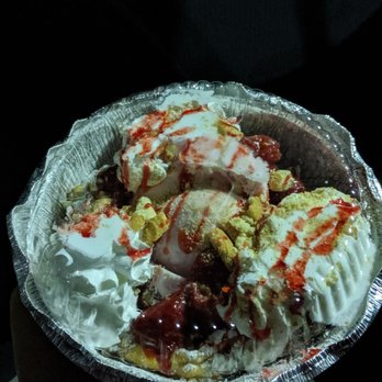 Fairgroundz - Strawberry Delight - Ice Cream & Frozen Yogurt Near Me - Ontario, California