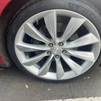 Wheel Techniques - Fixed rim 2/4 - Wheel & Rim Repair Near Me - Santa Clara, California Wheel Techniques - Fixed rim 2/4 - Wheel & Rim Repair Near Me - Santa Clara, California