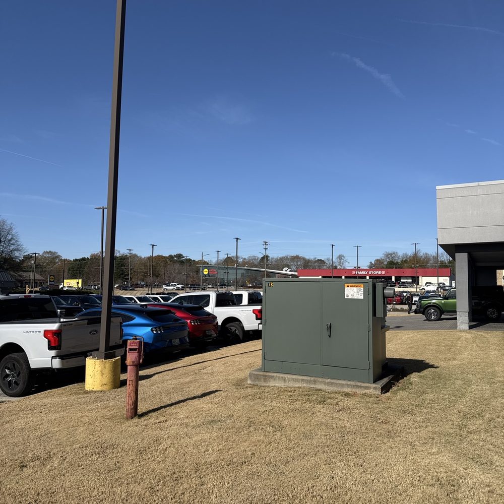 Five Star Ford Stone Mountain - Size of service center nice and clean - Auto Repair Near Me - Snellville, Georgia