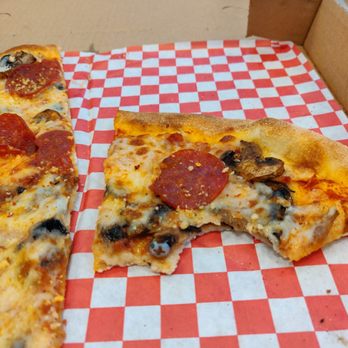Fresca Garden - Pepperoni Mushroom Pizza - Pizza Near Me - San Francisco, California Fresca Garden - Pepperoni Mushroom Pizza - Pizza Near Me - San Francisco, California
