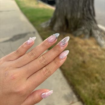 MOI Nails By Spring - Nail Salons Near Me - Los Angeles, California MOI Nails By Spring - Nail Salons Near Me - Los Angeles, California