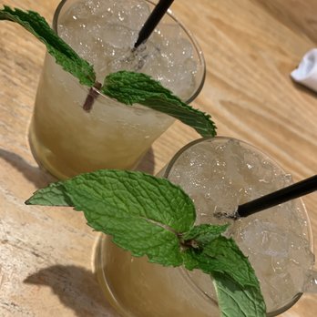 Doc B's Restaurant + Bar - Bourbon smash - New American Near Me - Chicago, Illinois