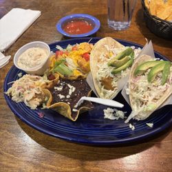 Frontera Grill Of Springfield - If you like good music that's all they have the food is DISGUSTING !!!!!!