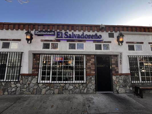 El Salvadoreno by null