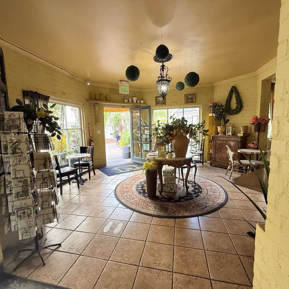 Yellow Vase - Bakeries Near Me - Palos Verdes Estates, California Yellow Vase - Bakeries Near Me - Palos Verdes Estates, California