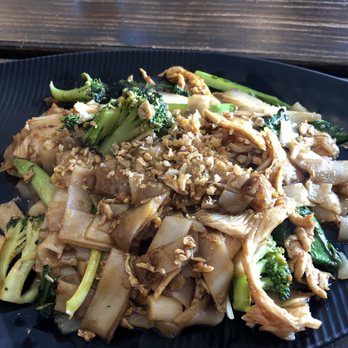Sip Saam Thai - Pad See-ew - Thai Near Me - Austin, Texas Sip Saam Thai - Pad See-ew - Thai Near Me - Austin, Texas