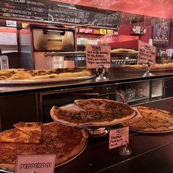 Laurelhurst Theater - Pizzas