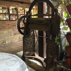 The Servants Quarters Tearooms - The decor