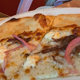 Brazilian brisket pizza!! Super delicious... hopefully they are a little more generous with your brisket!! Brazilian brisket pizza!! Super delicious... hopefully they are a little more generous with your brisket!!