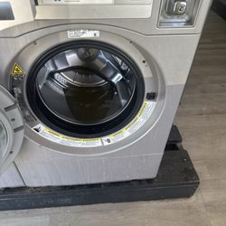 Springfield Laundry Mat - Dirty water from machine