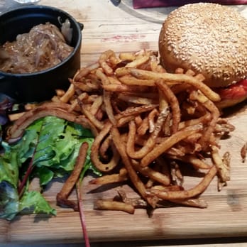 Le Club des 5 - Salmon burger - French Near Me - Paris, 75
