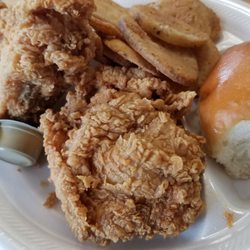 Roosters Chicken N Ro-Jo's - Chicken consistently crispy as well as the friendly service.