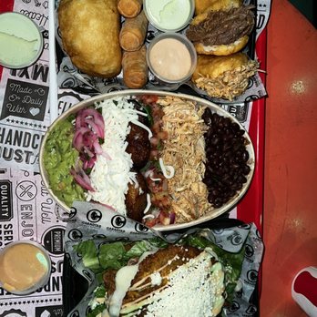 Caraotas Nyc  - Patacon Carne Mechada Shredded chicken Bowl Cheese Tequeno 4 Mini Arepas Frita Pabellon Empanada - Venezuelan Near Me - Brooklyn, New York