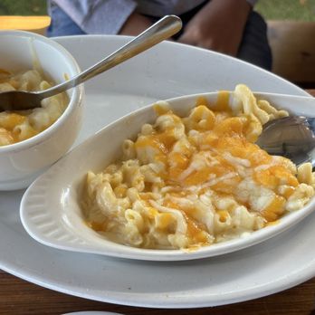 Pluckers Wing Bar - Round Rock - Kids macaroni with the a side of macaroni - American Near Me - Round Rock, Texas