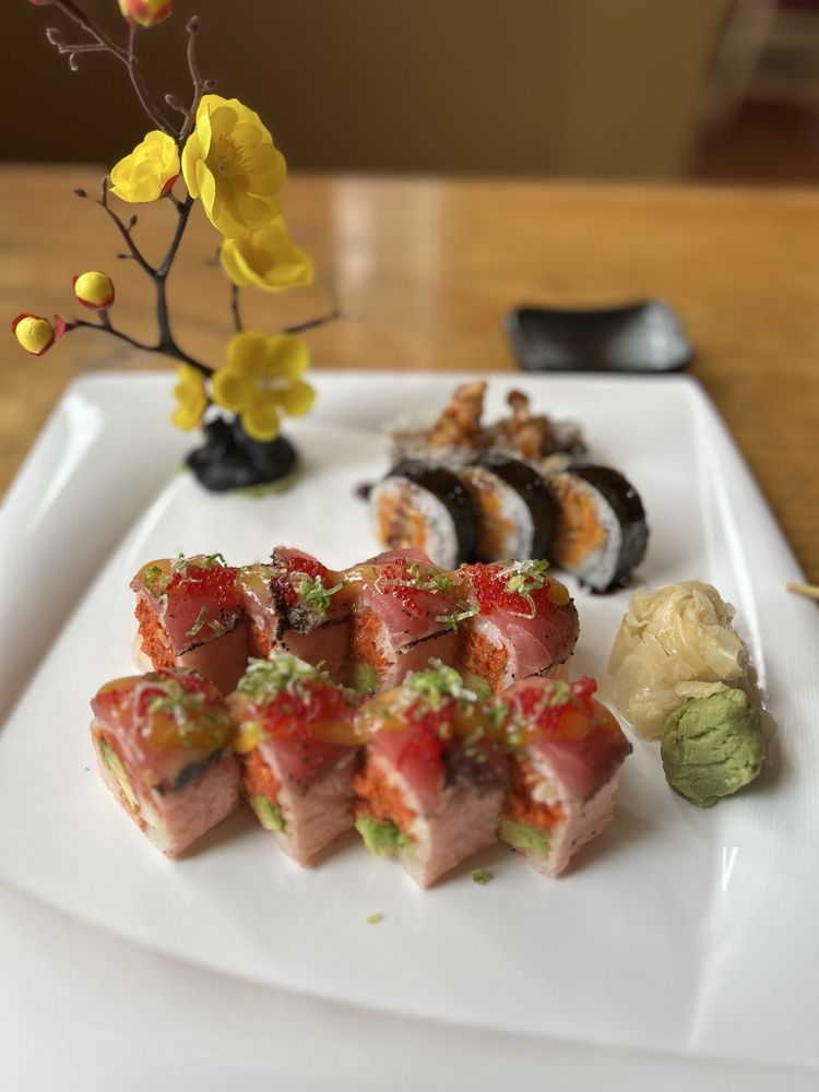 Food from Niuda Noodle & Sushi