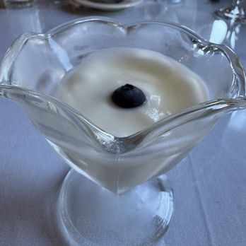 Mayor's Mansion - The first of four breakfast course, same each day. Vanilla yogurt with a single blueberry. - Bed & Breakfast Near Me - Chattanooga, Tennessee Mayor's Mansion - The first of four breakfast course, same each day. Vanilla yogurt with a single blueberry. - Bed & Breakfast Near Me - Chattanooga, Tennessee