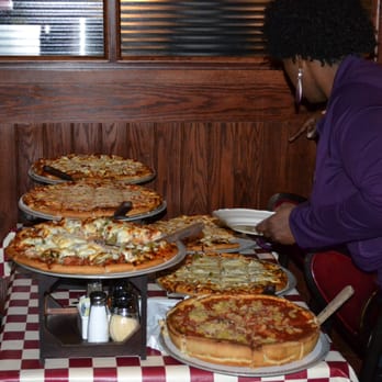 Giordano's - Mmm... Pizza! from BBQ Chicken to Pepperoni and Mushroom to Pinapple and sausage, I LOVED my food!!! :) - Pizza Near Me - St. Charles, Illinois