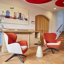 Bed&Breakfast Hotel Erber - Eingangsbereich im BED&BREAKFAST HOTEL Erber in Ismaning