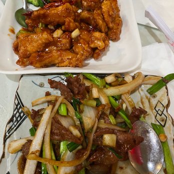 Star Kitchen - ginger beef and orange chicken - both awesome - Dim Sum Near Me - Denver, Colorado Star Kitchen - ginger beef and orange chicken - both awesome - Dim Sum Near Me - Denver, Colorado